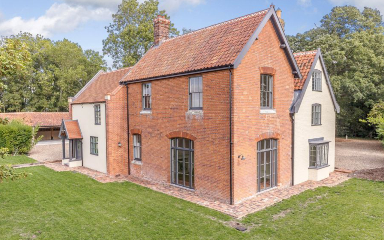 Paul Bradley Ltd, Architecture